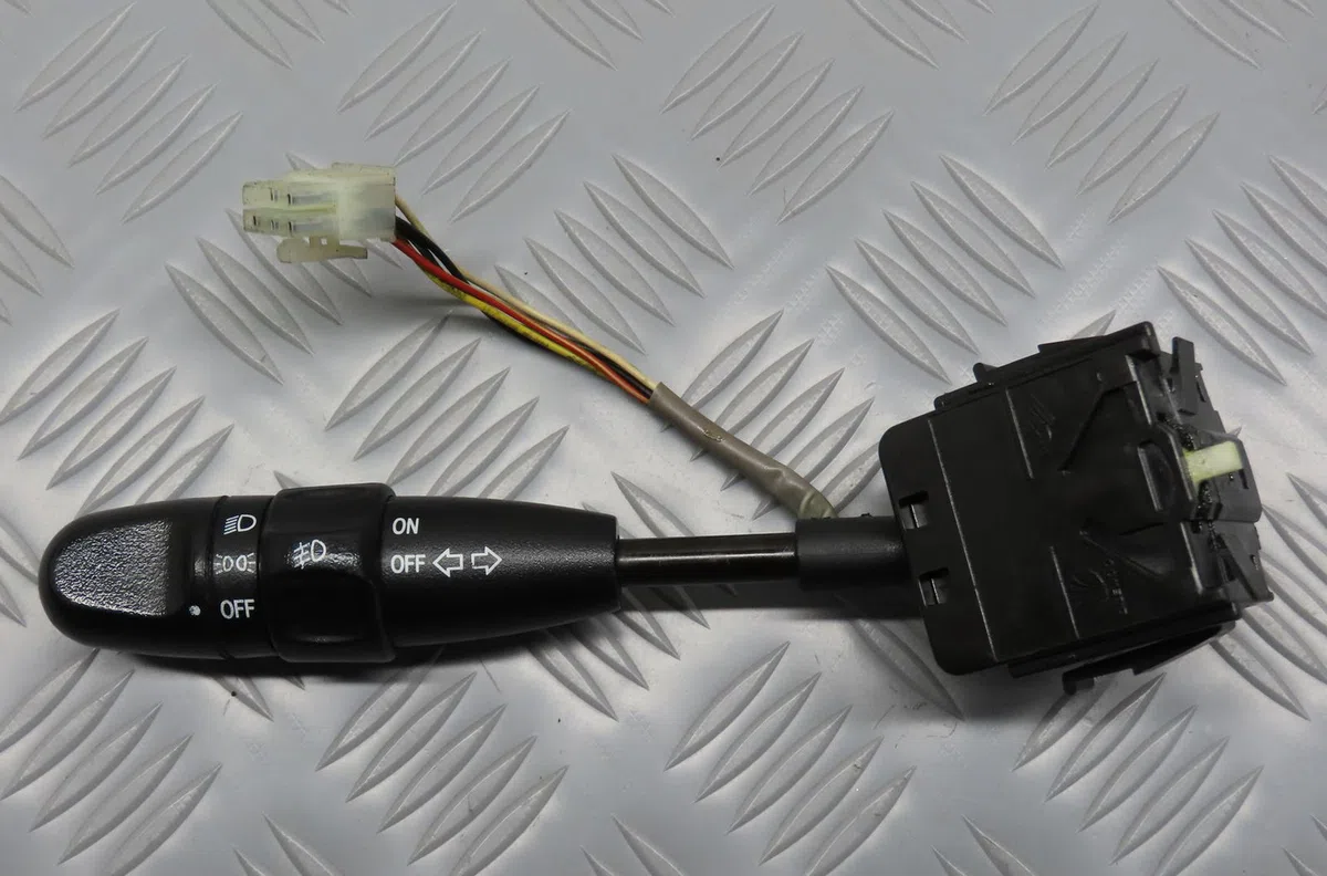 Commande eclairage Chevrolet AVEO - KALOS 3-5 portes (T200) 1.4 16v (2003-2008) occasion — photo 4