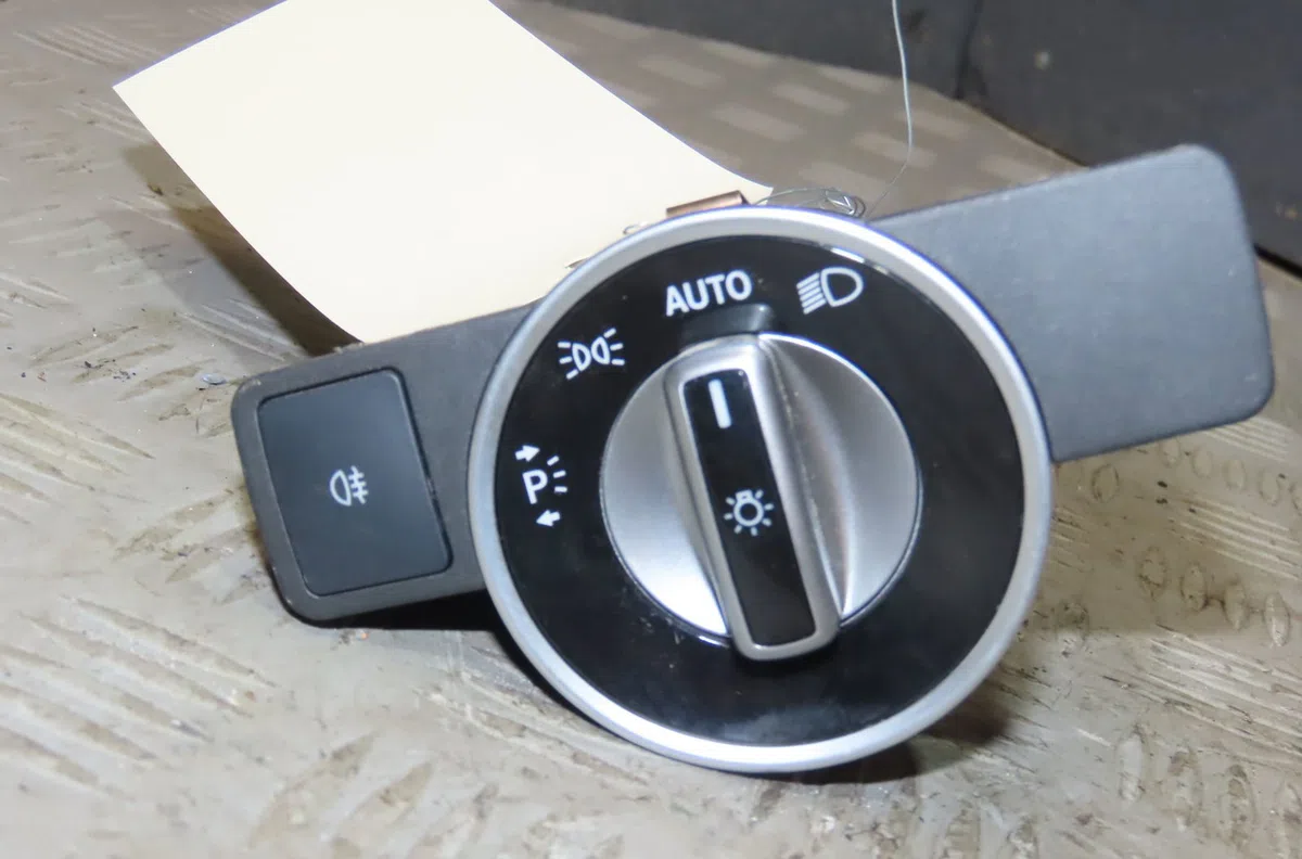 Commande eclairage Mercedes-benz CLASSE GLA (X156) Gla 200 cdi - d (156.908) (2013) occasion — photo 3