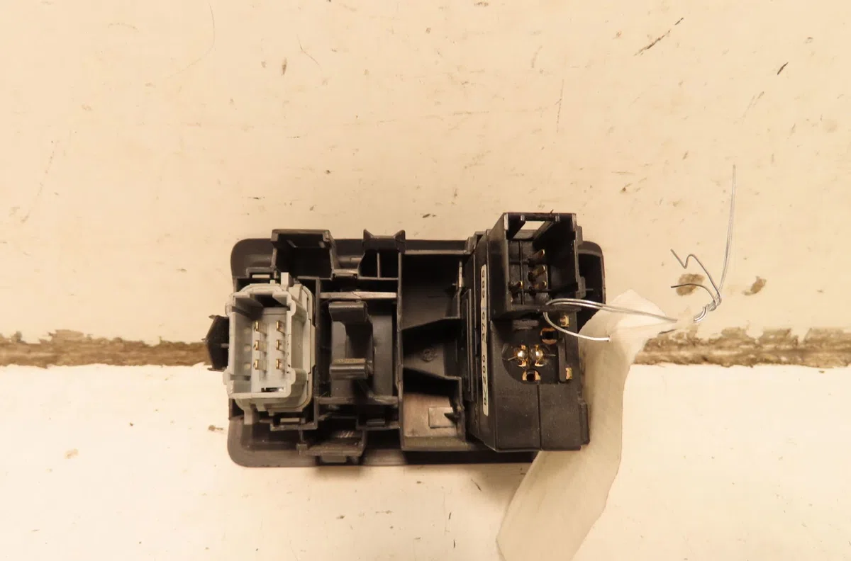 Commande eclairage Renault CLIO III (BR0-1, CR0-1) 1.5 dci (2010-2014) 5 portes occasion — photo 2