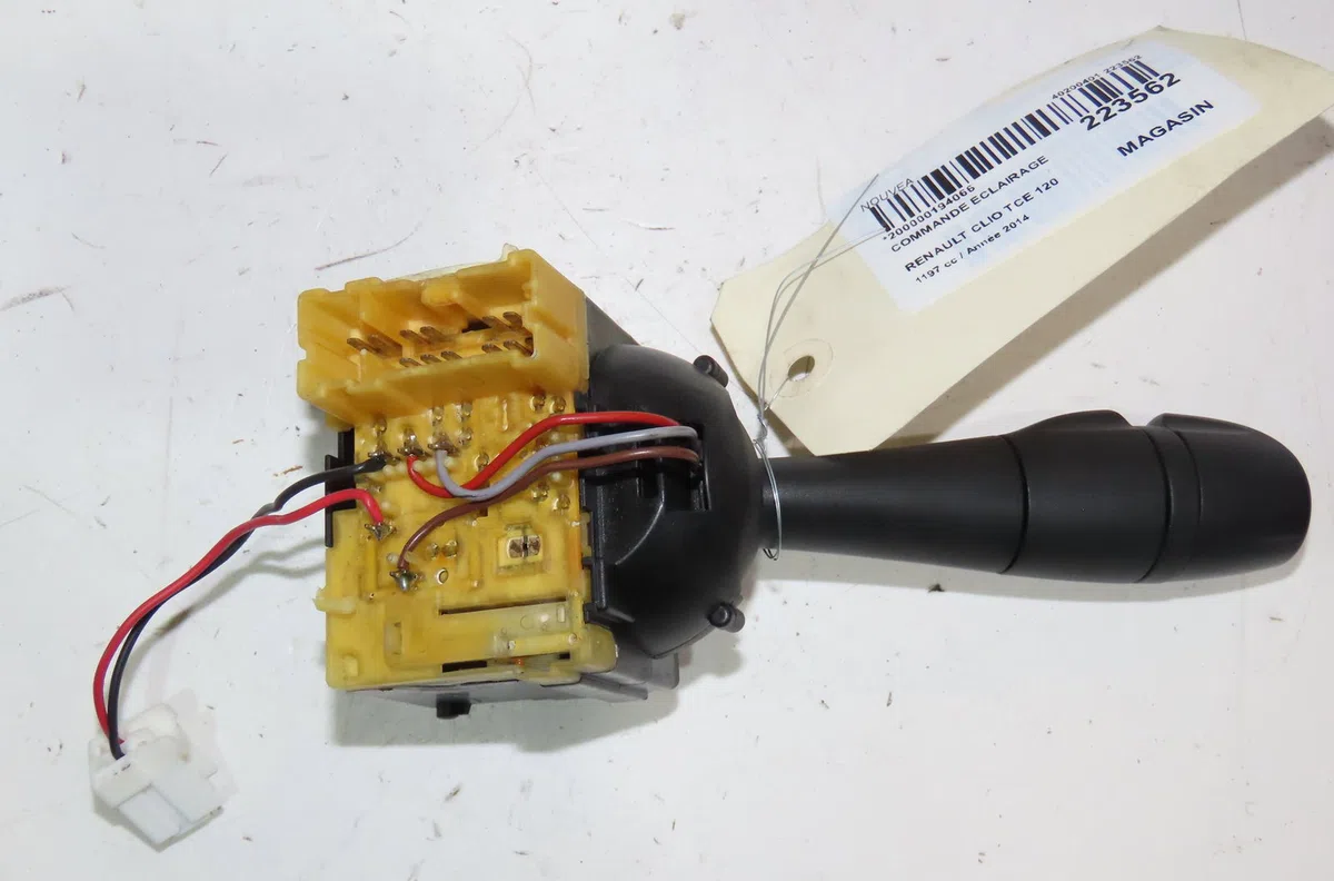Commande eclairage Renault CLIO IV (BH_) 1.2 tce 120 (bhm0) (2013) occasion — photo 4
