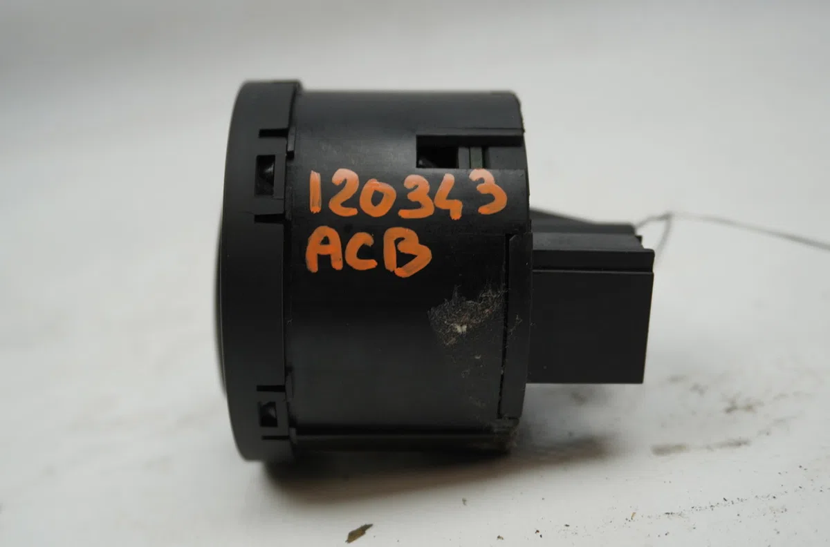 Commande eclairage Volkswagen GOLF V (1K1) 1.9 tdi (2003-2008) occasion — photo 2