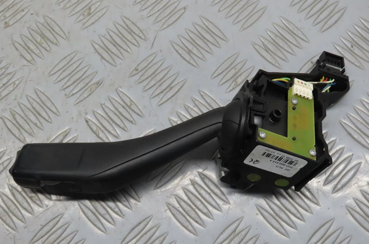 Commande eclairage Volkswagen TOURAN (1T1, 1T2) 1.9 tdi (2003-2004) occasion — photo 2