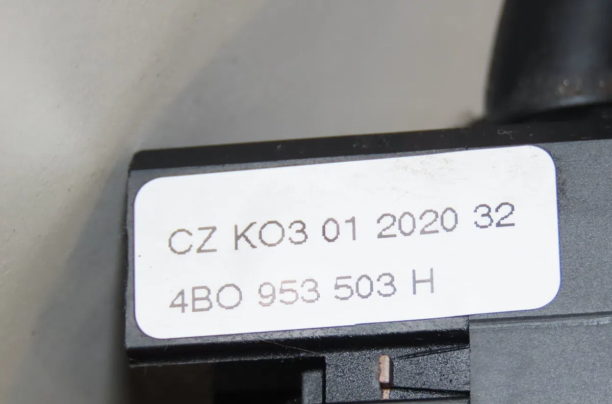 Commande essuie glace Audi A3 (8L1) 1.9 tdi (1996-2001) occasion — photo 4