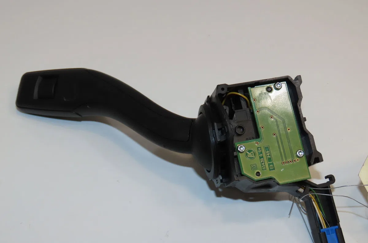 Commande essuie glace Audi A3 (8P1) 1.9 tdi (2003-2010) 3 portes occasion — photo 2