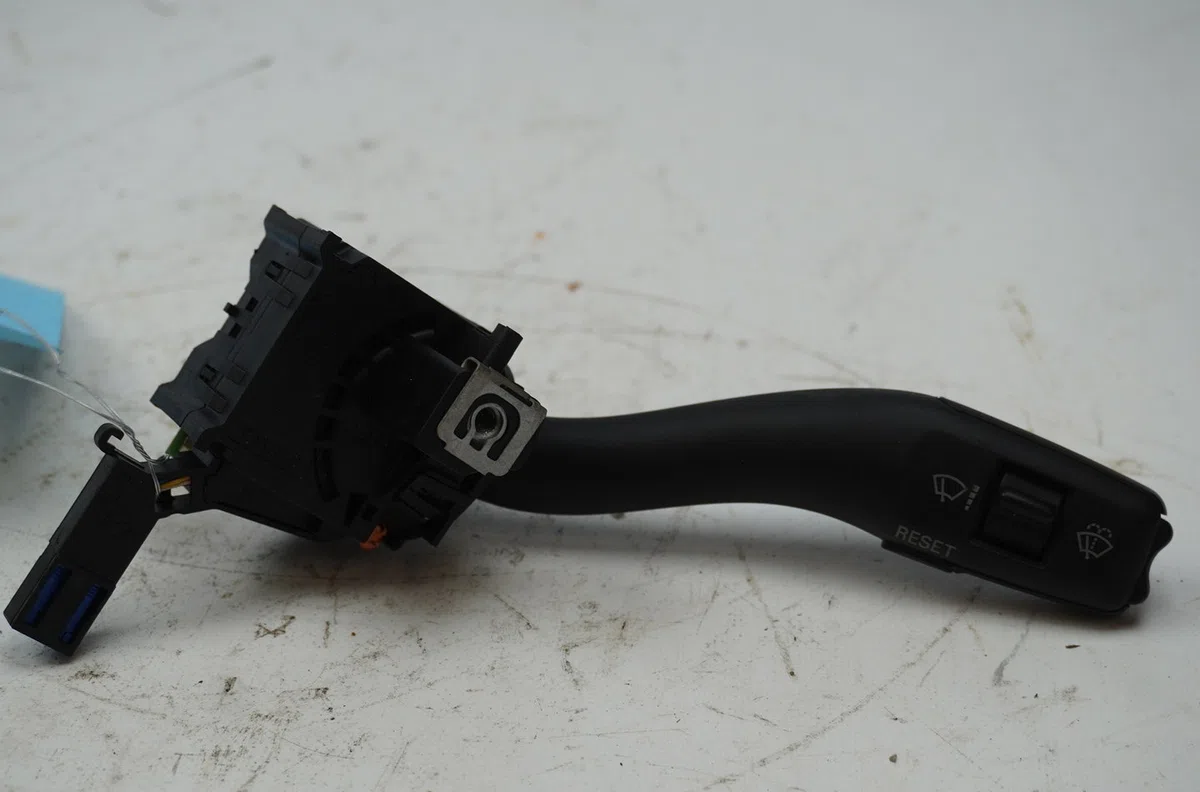 Commande essuie glace Audi TT Roadster (8J9) 2.0 tfsi (2010-2014) occasion — photo 4