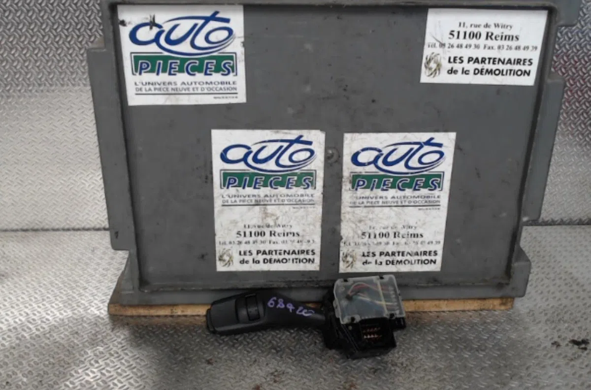 Commande essuie glace Ford FOCUS C-MAX (DM2) 1.6 tdci (2003-2007) occasion — photo 2