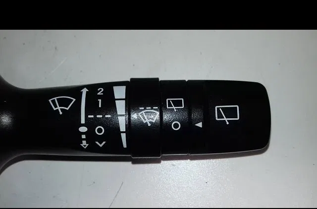 Commande essuie glace Kia CEE'D 3-5 portes (ED) 1.6 crdi 115 (2006-2012) occasion — photo 2