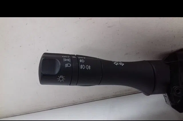 Commande essuie glace Nissan MICRA IV (K13K) 1.2 (2010-2015) occasion — photo 2