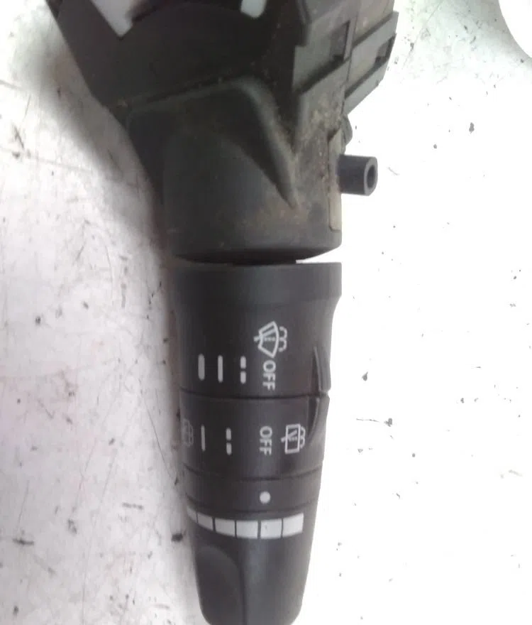 Commande essuie glace NISSAN X-TRAIL 2004 occasion — photo 2