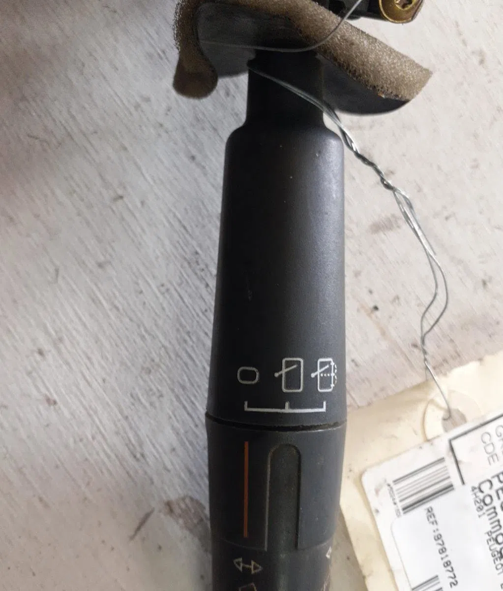 Commande essuie glace Peugeot 106 I (1A, 1C) 1.4 (1991-1996) occasion