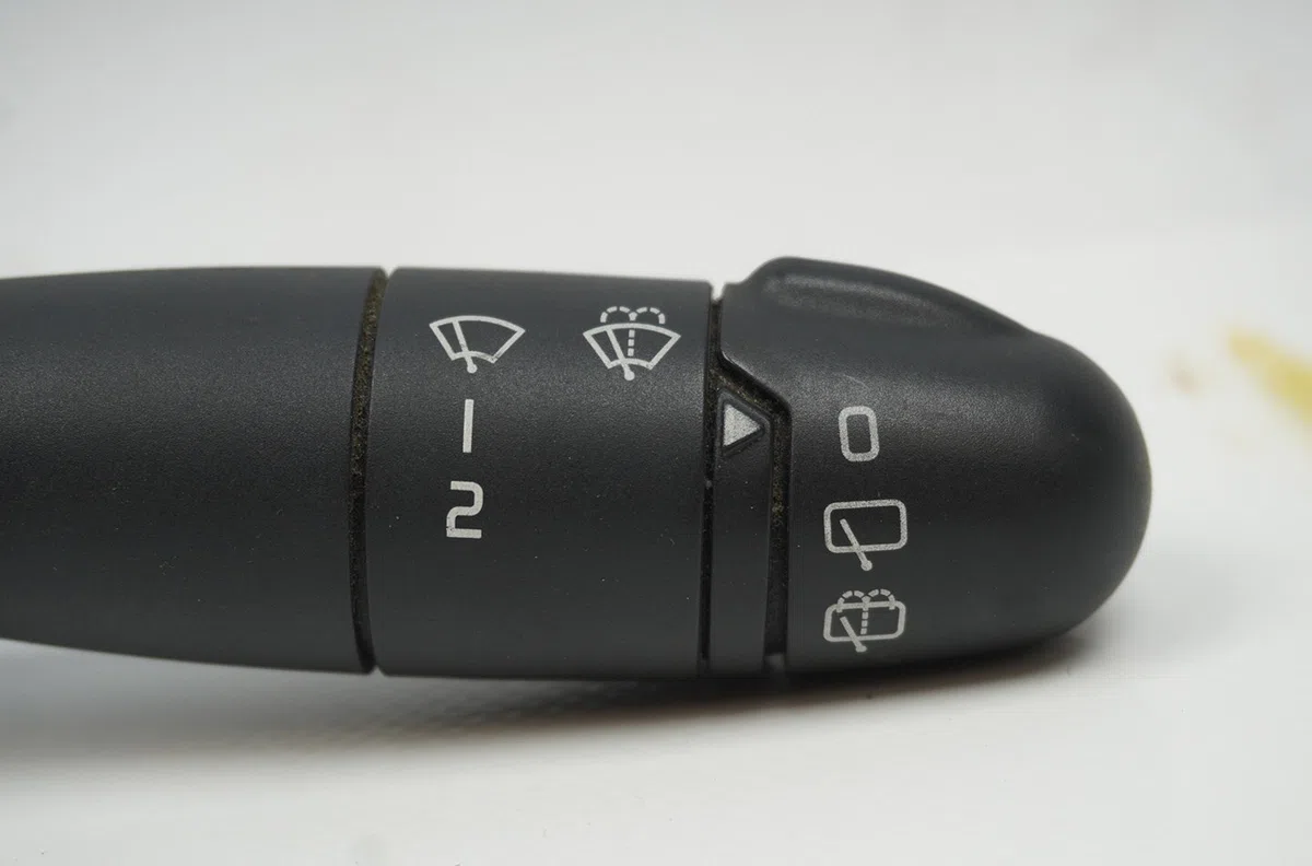 Commande essuie glace Renault CLIO II (BB_, CB_) 1.5 dci (b-cb07) (2001-2009) 3 portes occasion — photo 2