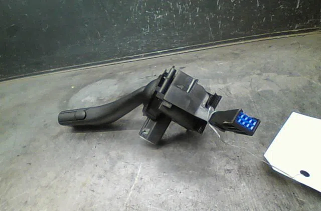 Commande essuie glace Seat TOLEDO III (5P2) 2.0 tdi 16v (2004-2009) occasion — photo 3