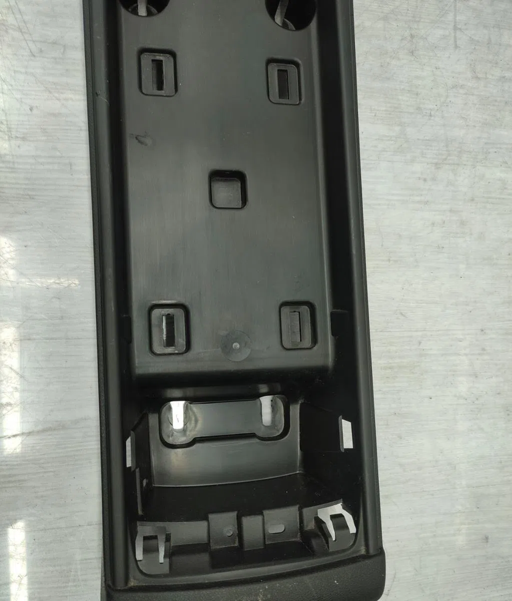 Commande leve-glace porte arrière droite CITROEN BERLINGO 3 M PHASE 1 occasion — photo 3