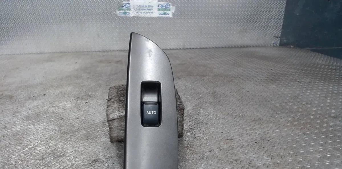 Commande leve-glace porte arrière droite LEXUS IS 2  IS 2 PHASE 1 occasion — photo 2