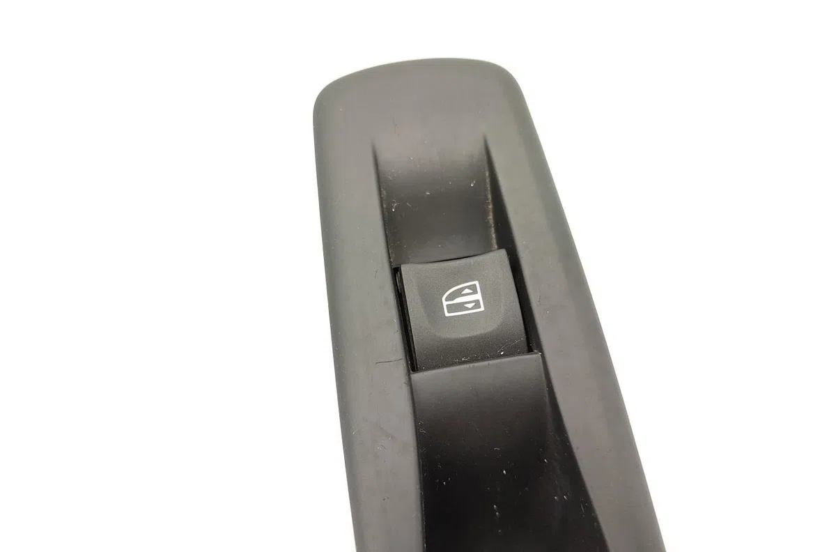 Commande leve-glace porte arrière gauche RENAULT LAGUNA 3 PHASE 2 BREAK occasion — photo 4
