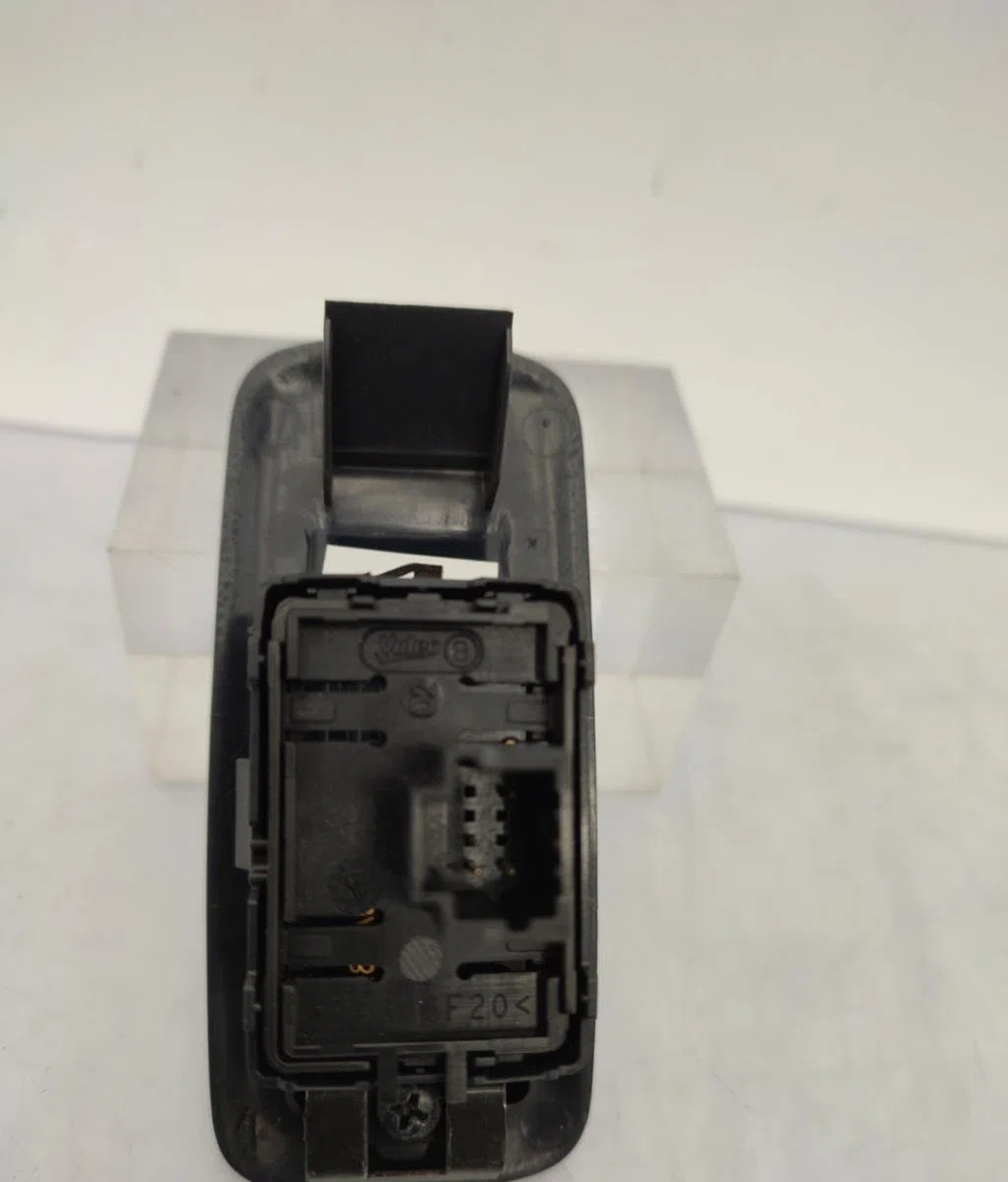 Commande leve-glace porte arrière gauche RENAULT LATITUDE occasion — photo 3