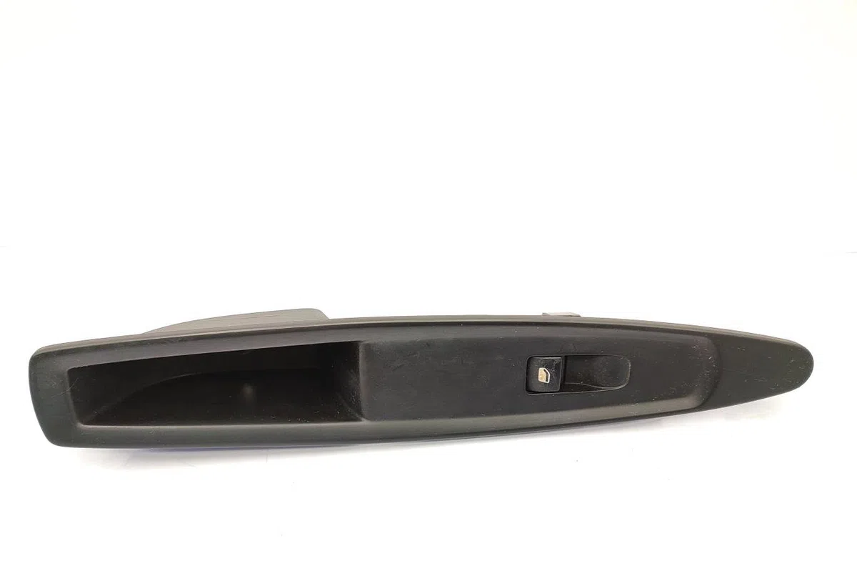 Commande lève-glace porte avant droite CITROEN C4 1 PHASE 1 occasion — photo 2