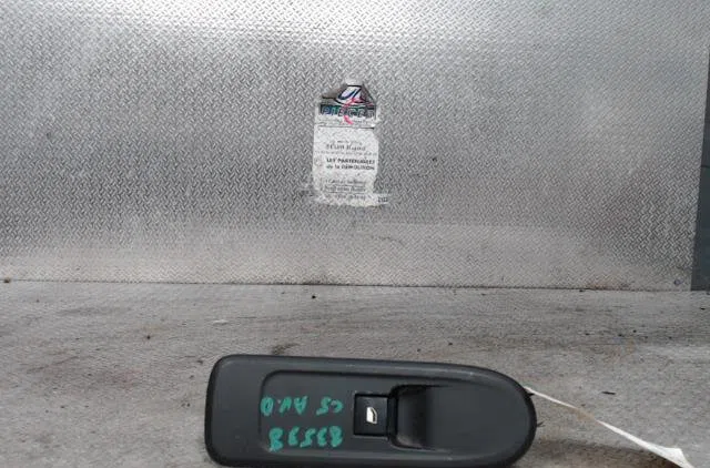 Commande lève-glace porte avant droite CITROEN C5 2  C5 2 occasion — photo 2