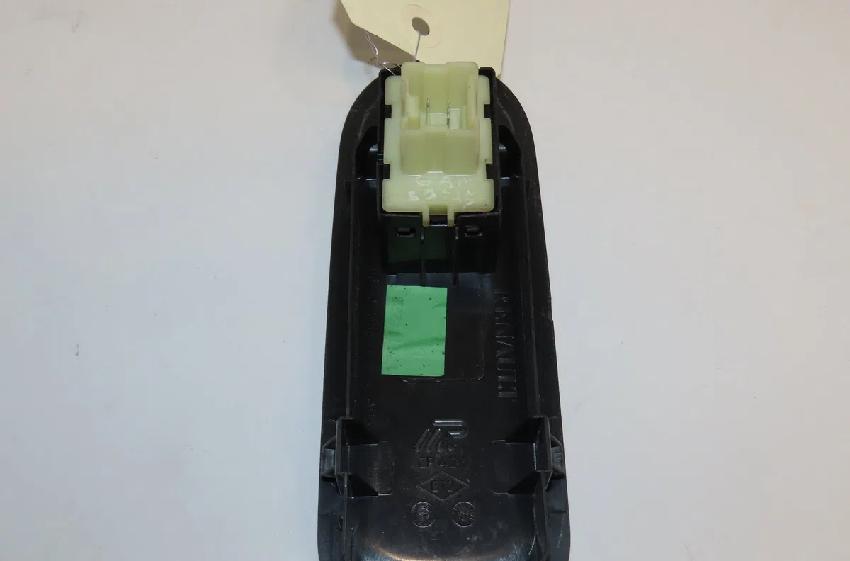 Commande lève-glace porte avant droite Dacia DUSTER (HS_) 1.5 dci (hsaj) (2010-2018) occasion — photo 2
