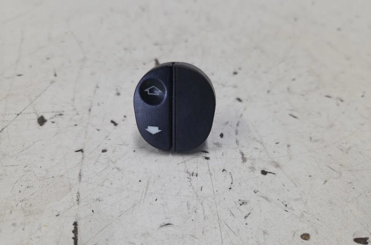 Commande lève-glace porte avant droite FORD FIESTA 5 PHASE 2 occasion — photo 2