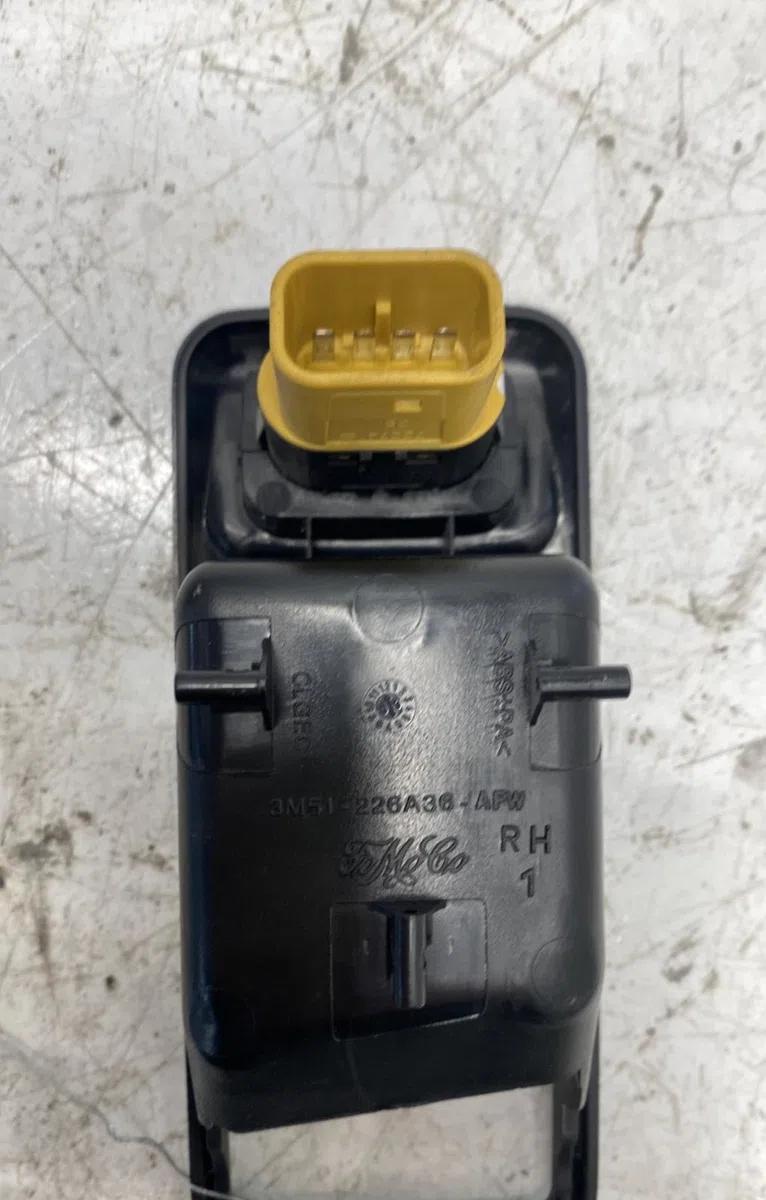 Commande lève-glace porte avant droite Ford FOCUS II Turnier (DA_, FFS, DS) 1.6 tdci (2004-2012) occasion