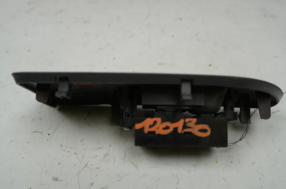 Commande lève-glace porte avant droite ISUZU Serie N  3.0D 150ch occasion — photo 2