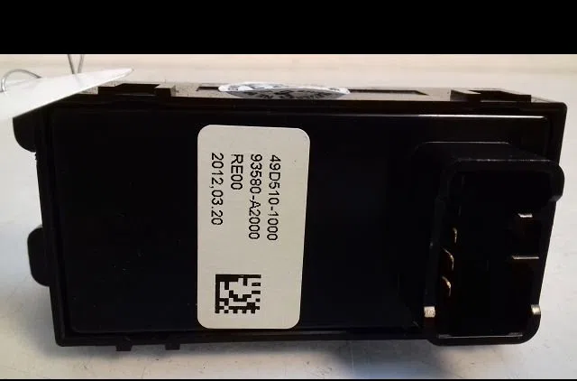 Commande lève-glace porte avant droite Kia CEE'D (JD) 1.6 crdi 128 (2012-2018) occasion — photo 3