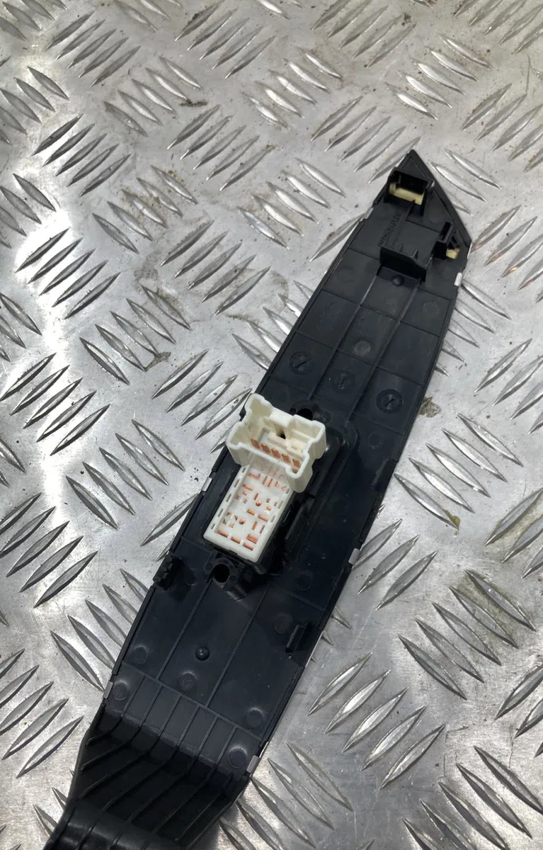 Commande lève-glace porte avant droite NISSAN MURANO 1 occasion — photo 2