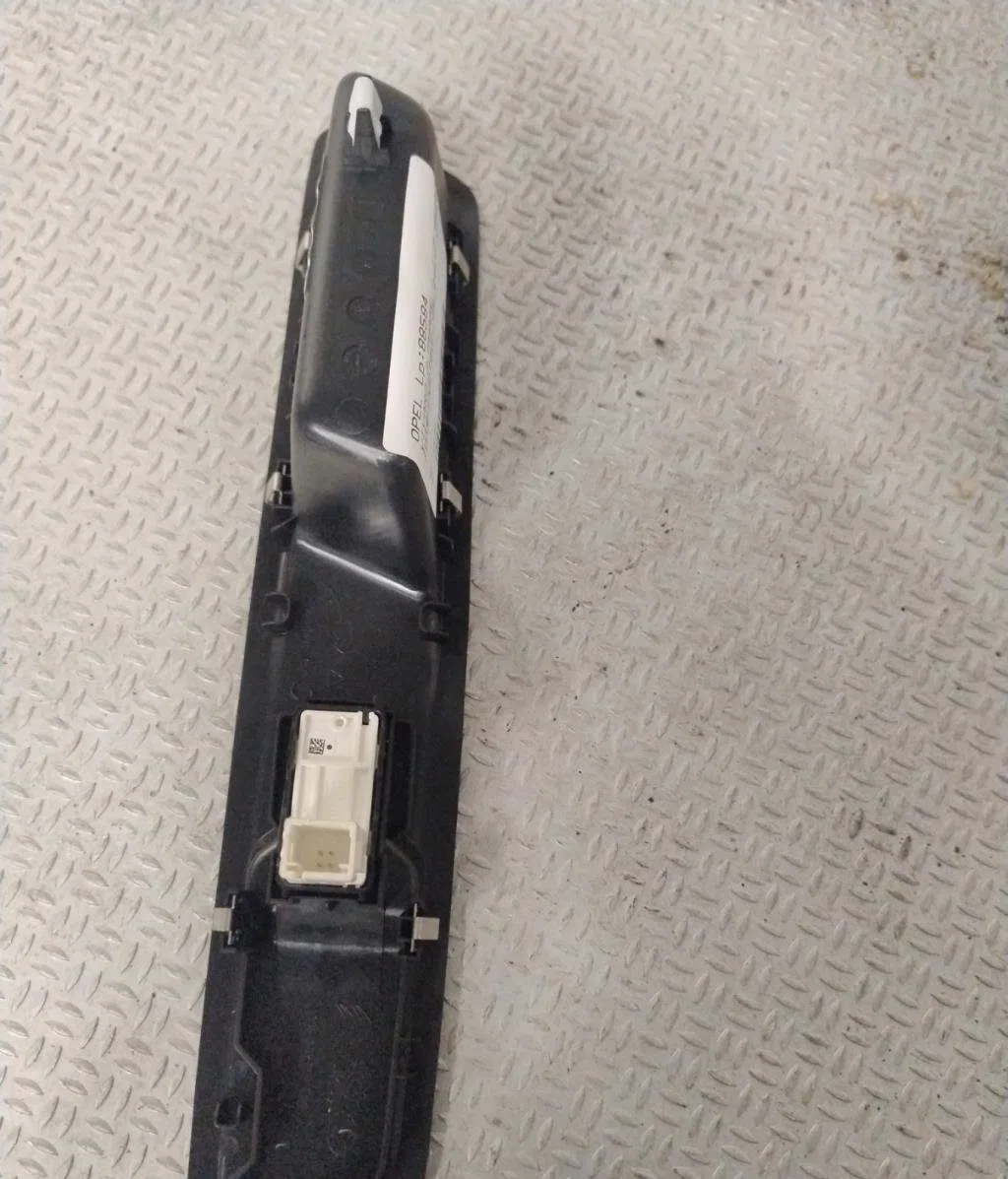 Commande lève-glace porte avant droite OPEL VIVARO 3 PHASE 1 occasion — photo 2