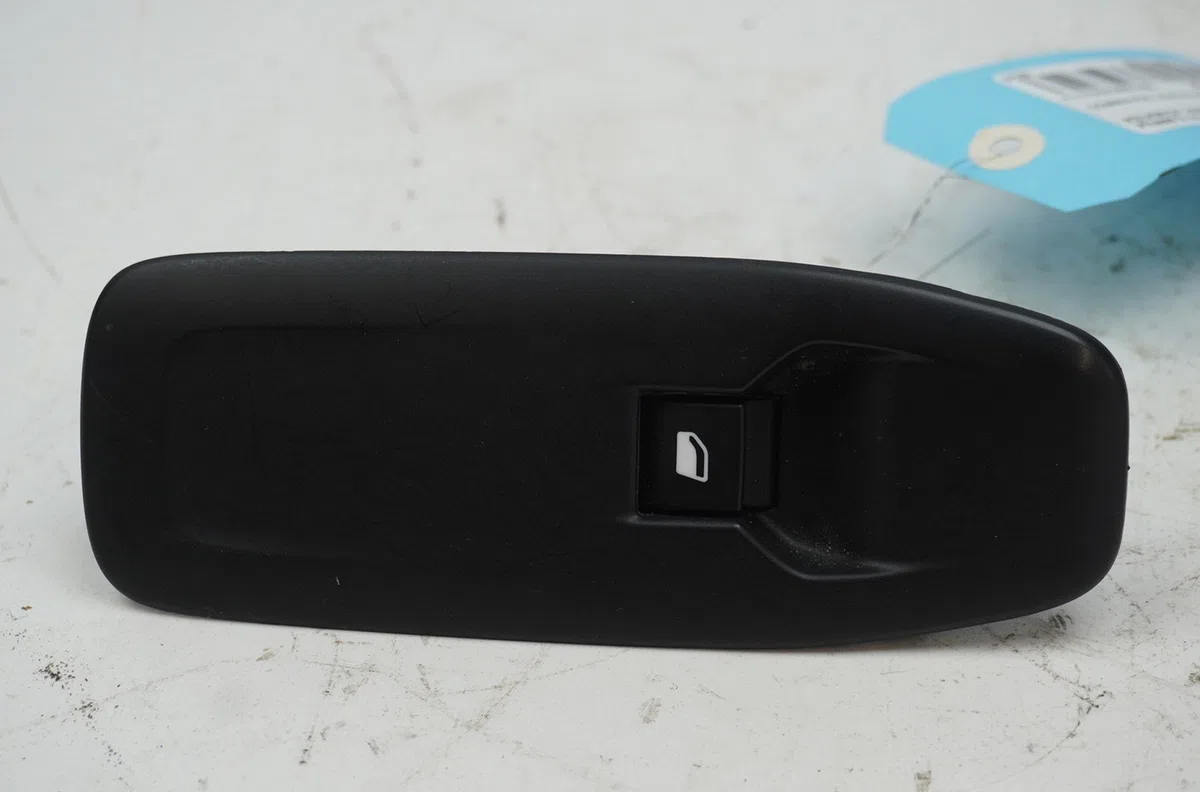 Commande lève-glace porte avant droite Peugeot 2008 I (CU_) 1.2 puretech 82 (2018-2019) occasion — photo 4