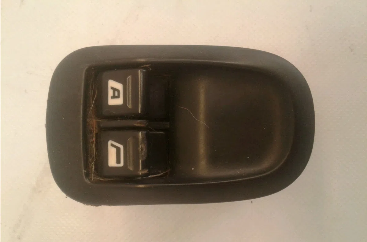 Commande lève-glace porte avant droite PEUGEOT 206 2002 occasion — photo 3