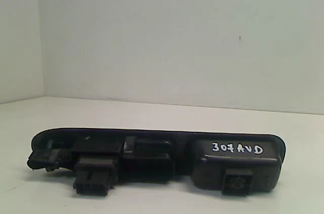 Commande lève-glace porte avant droite PEUGEOT 307  1.6 HDI 90ch occasion — photo 2