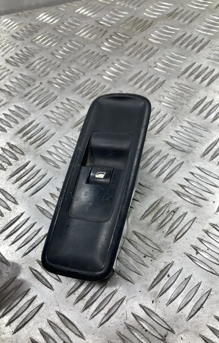 Commande lève-glace porte avant droite PEUGEOT 807 occasion — photo 3