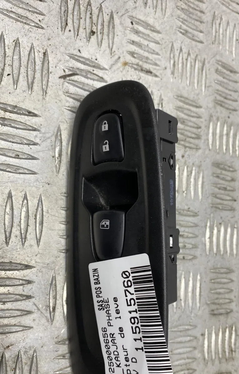 Commande lève-glace porte avant droite RENAULT KADJAR PHASE 1 occasion — photo 3
