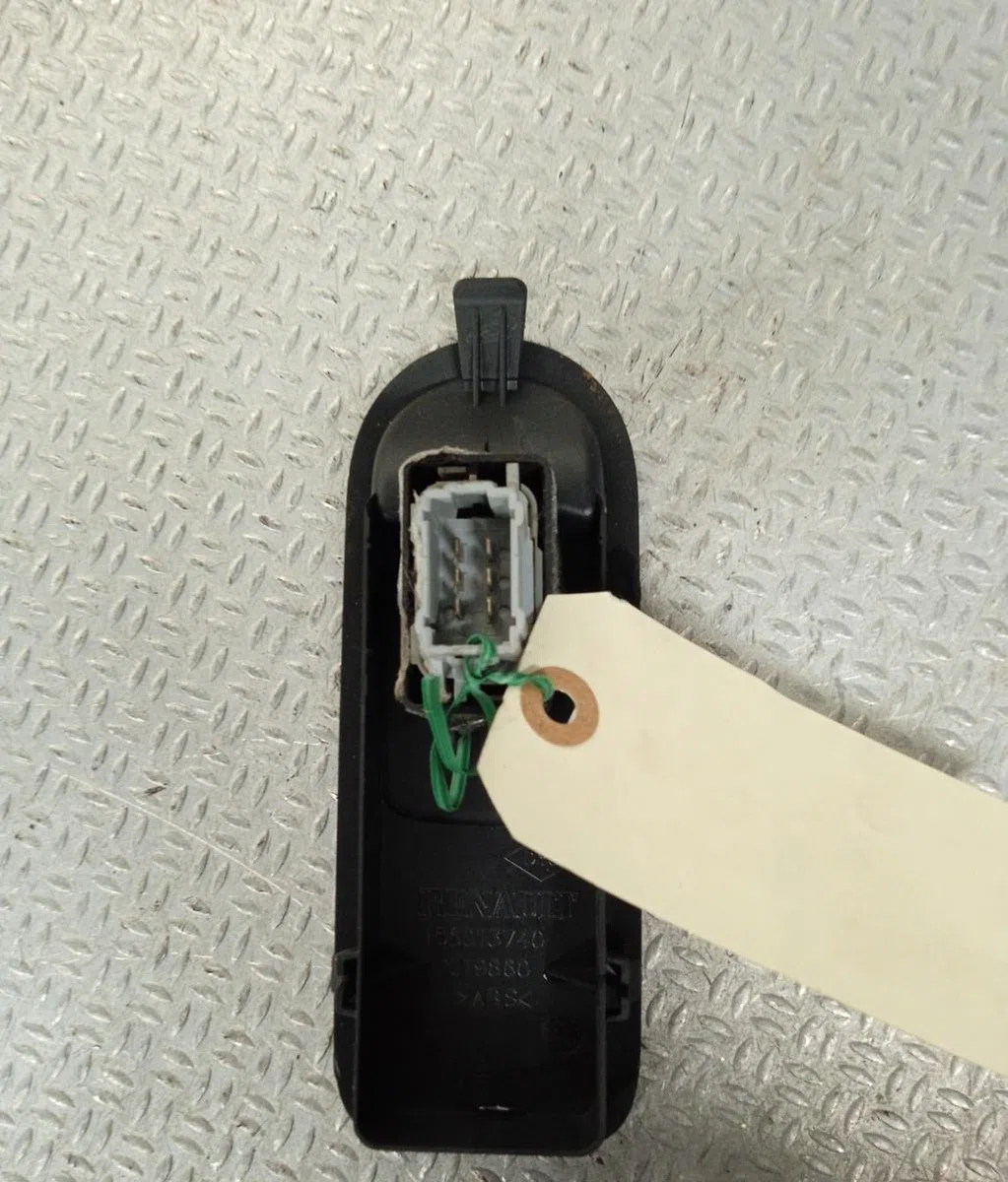 Commande lève-glace porte avant droite RENAULT SCENIC 2  SCENIC 2 PHASE 2 occasion — photo 2