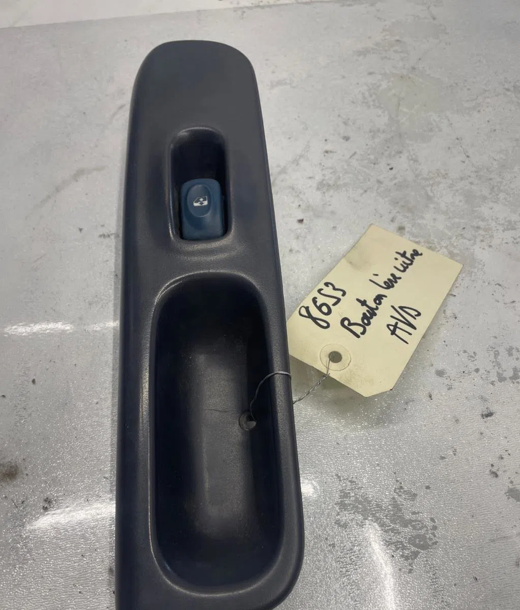 Commande lève-glace porte avant droite RENAULT TWINGO 1 PHASE 1 occasion — photo 3