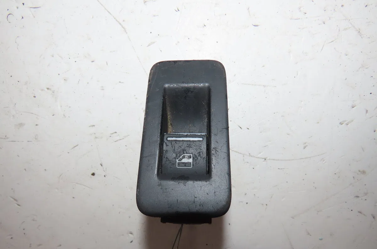 Commande lève-glace porte avant droite Volkswagen TOUAREG (7LA, 7L6, 7L7) 3.0 v6 tdi (2004-2010) occasion — photo 4