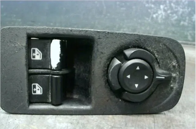 Commande lève-glace porte avant gauche ALFA ROMEO MITO 2010 occasion — photo 2