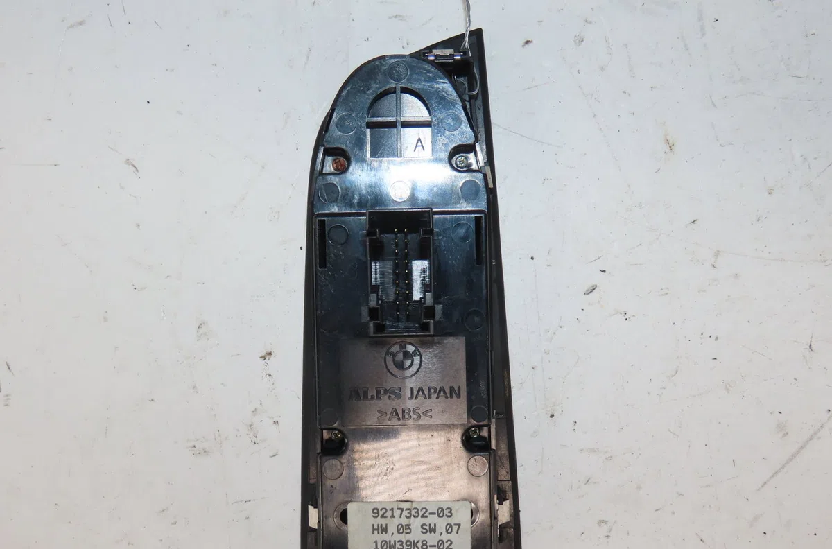 Commande lève-glace porte avant gauche Bmw 3 (E90) 320 d xdrive (2008-2011) occasion — photo 2