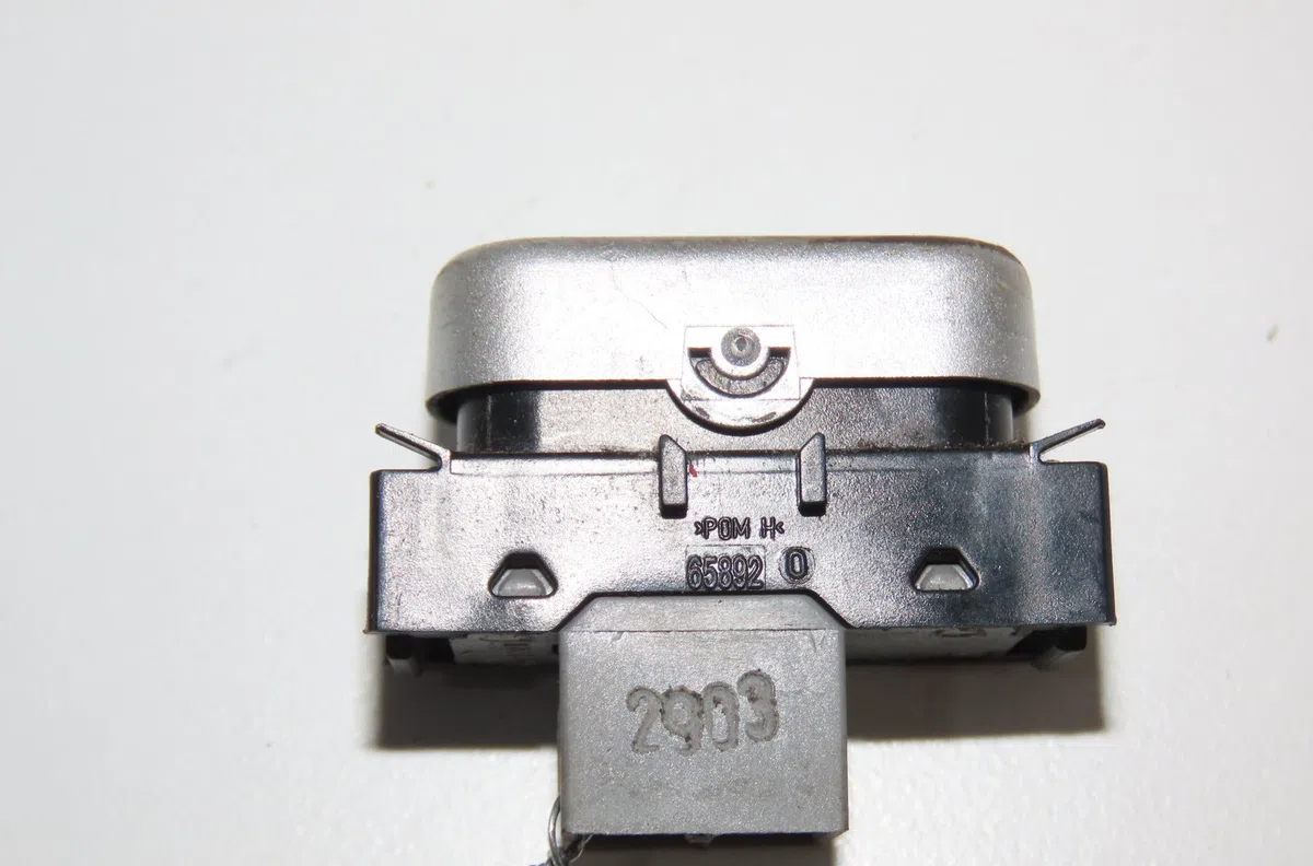 Commande lève-glace porte avant gauche Chrysler CROSSFIRE 3.2 (2003-2008) occasion — photo 2