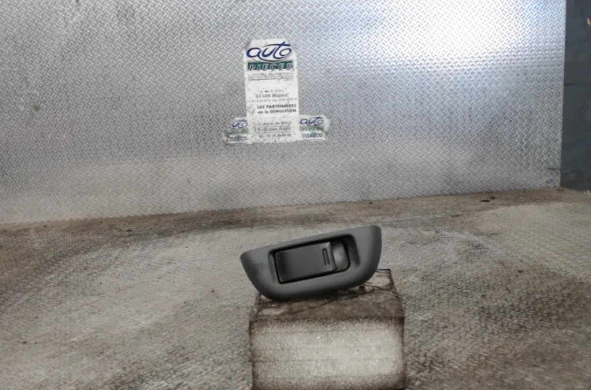 Commande lève-glace porte avant gauche Citroen C1 (PM_, PN_) 1.4 hdi (2005-2014) occasion
