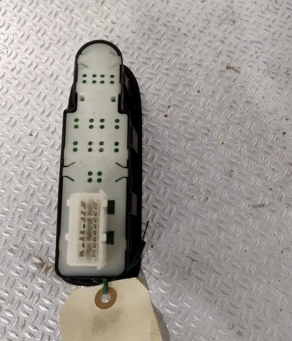 Commande lève-glace porte avant gauche CITROEN C3 2  C3 2 PHASE 2 occasion — photo 2