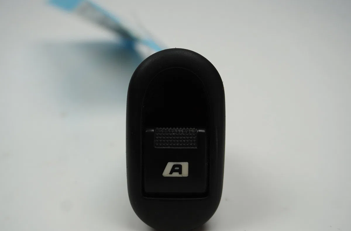 Commande lève-glace porte avant gauche Citroen C3 I (FC_, FN_) 1.4 hdi (2003-2011) occasion — photo 2