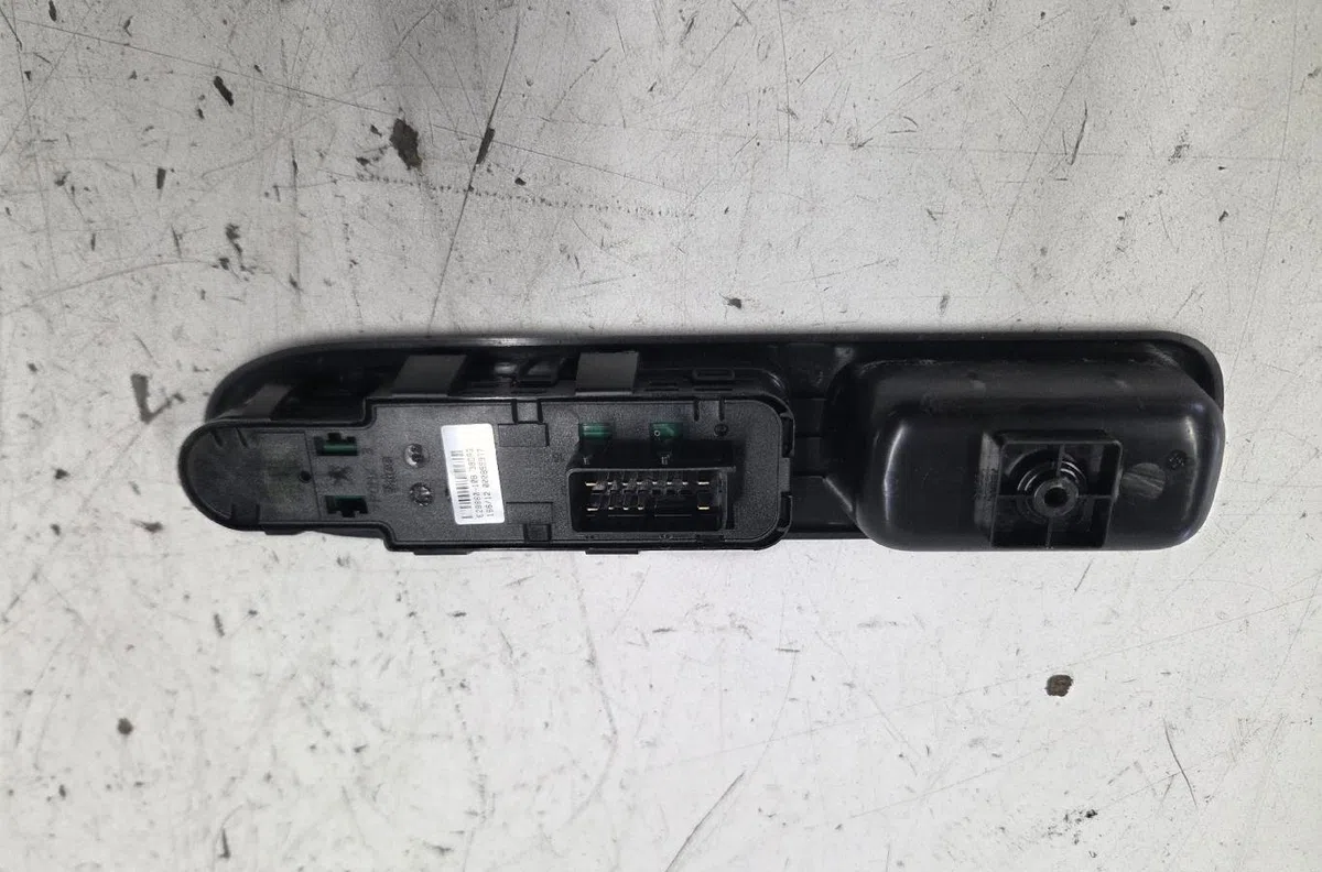 Commande lève-glace porte avant gauche CITROEN C3 PICASSO PHASE 1 occasion — photo 3