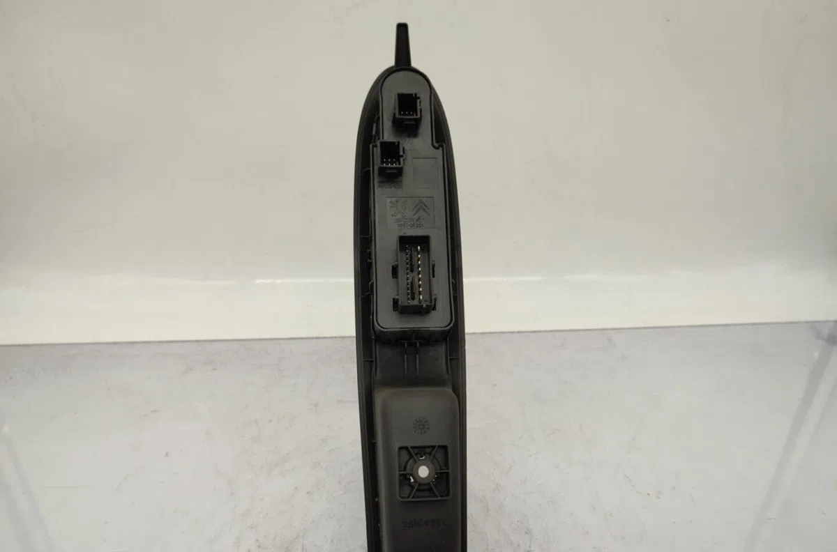 Commande lève-glace porte avant gauche CITROEN C4 2 PHASE 1 occasion