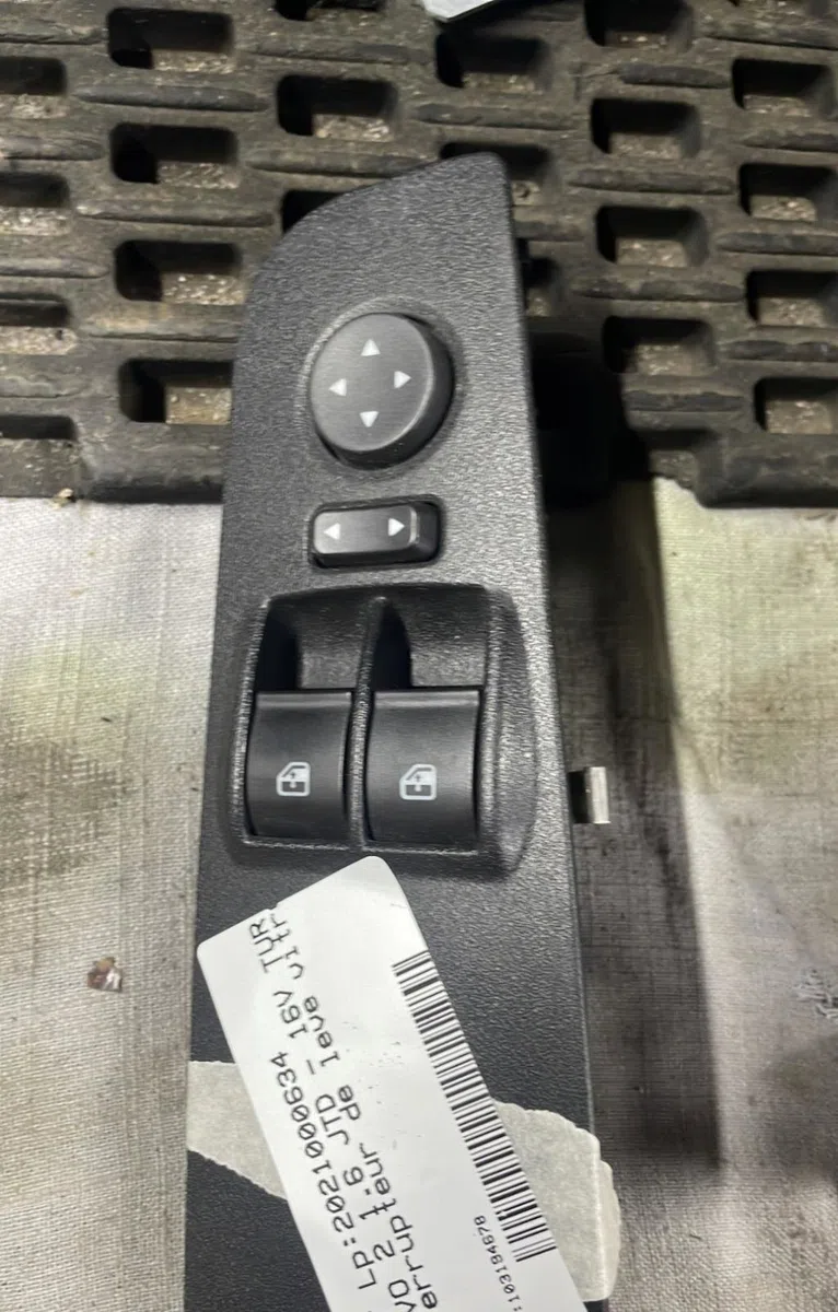 Commande lève-glace porte avant gauche FIAT BRAVO 2 occasion