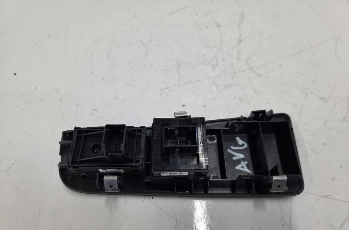 Commande lève-glace porte avant gauche FIAT GRANDE PUNTO occasion — photo 3