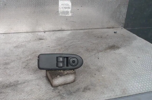 Commande lève-glace porte avant gauche Ford C-MAX (DM2) 1.8 tdci (2007-2010) 5 portes occasion — photo 2