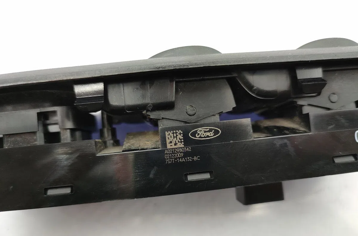Commande lève-glace porte avant gauche FORD S-MAX 1 PHASE 1 occasion — photo 2