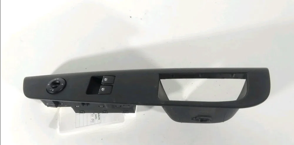 Commande lève-glace porte avant gauche Kia CEE'D SW (ED) 1.6 crdi 90 (2007-2012) occasion — photo 3
